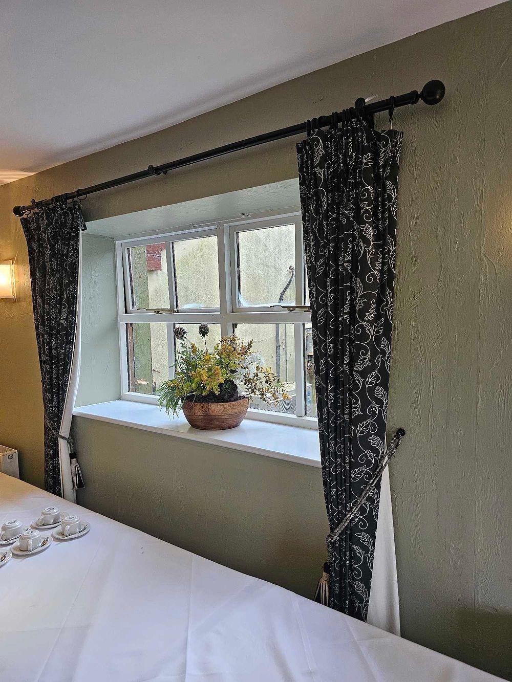 Lot 1119: * A pair of blue patterned drapes on pole 200 x 200cm drop
