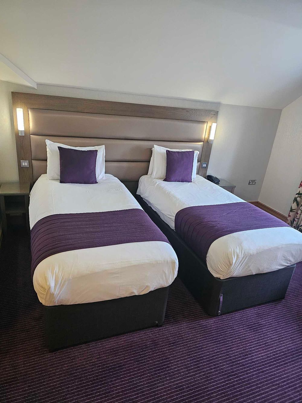 Lot 2093: * Contents of Room 55 Briefly comprising freestanding items Zip and Link Mattison Contract Beds