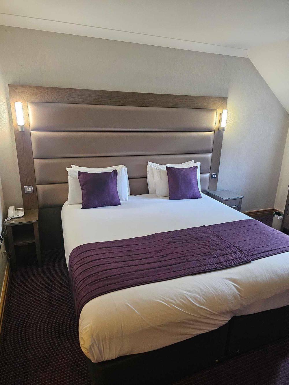 Lot 2098: * Contents of Room 60 Briefly comprising freestanding items Zip and Link Mattison Contract Beds