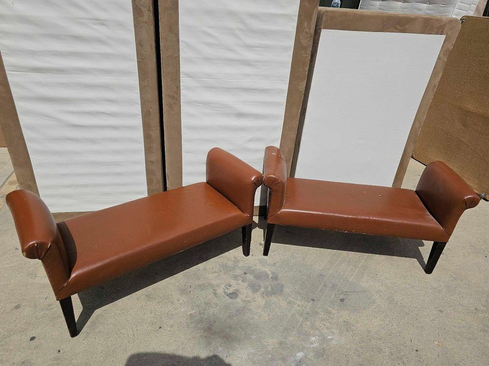 Lot 218: * 2 X Leather Benches 114 X 45 X 58cm (A/F)