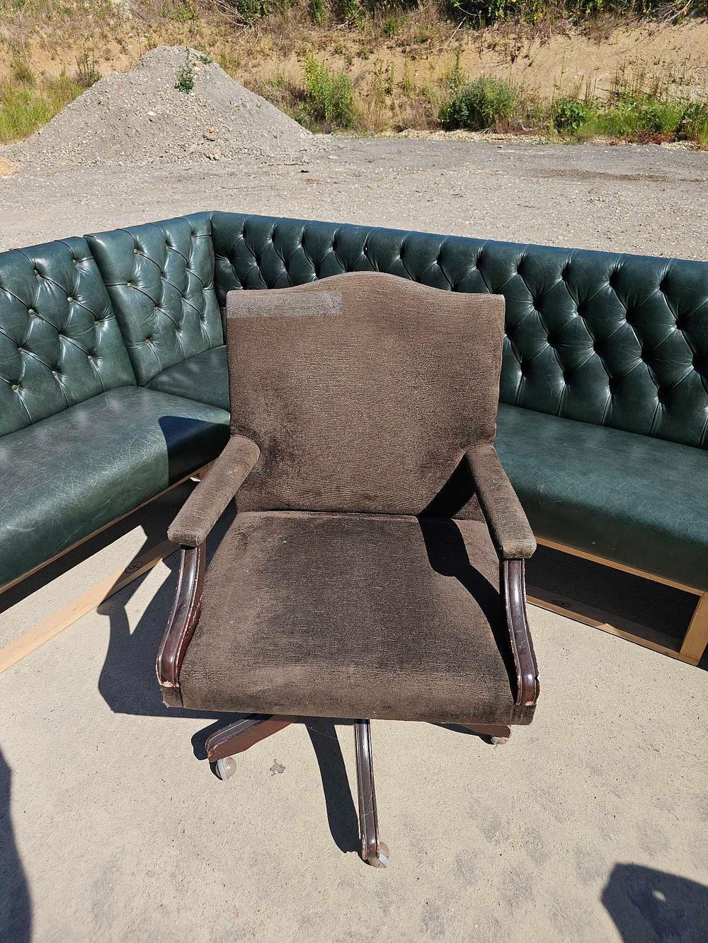 Lot 407: * Regency Revival Style Mahogany Swivel Desk Chair Upholstered Upon Shaped And Fluted Legs With Brass