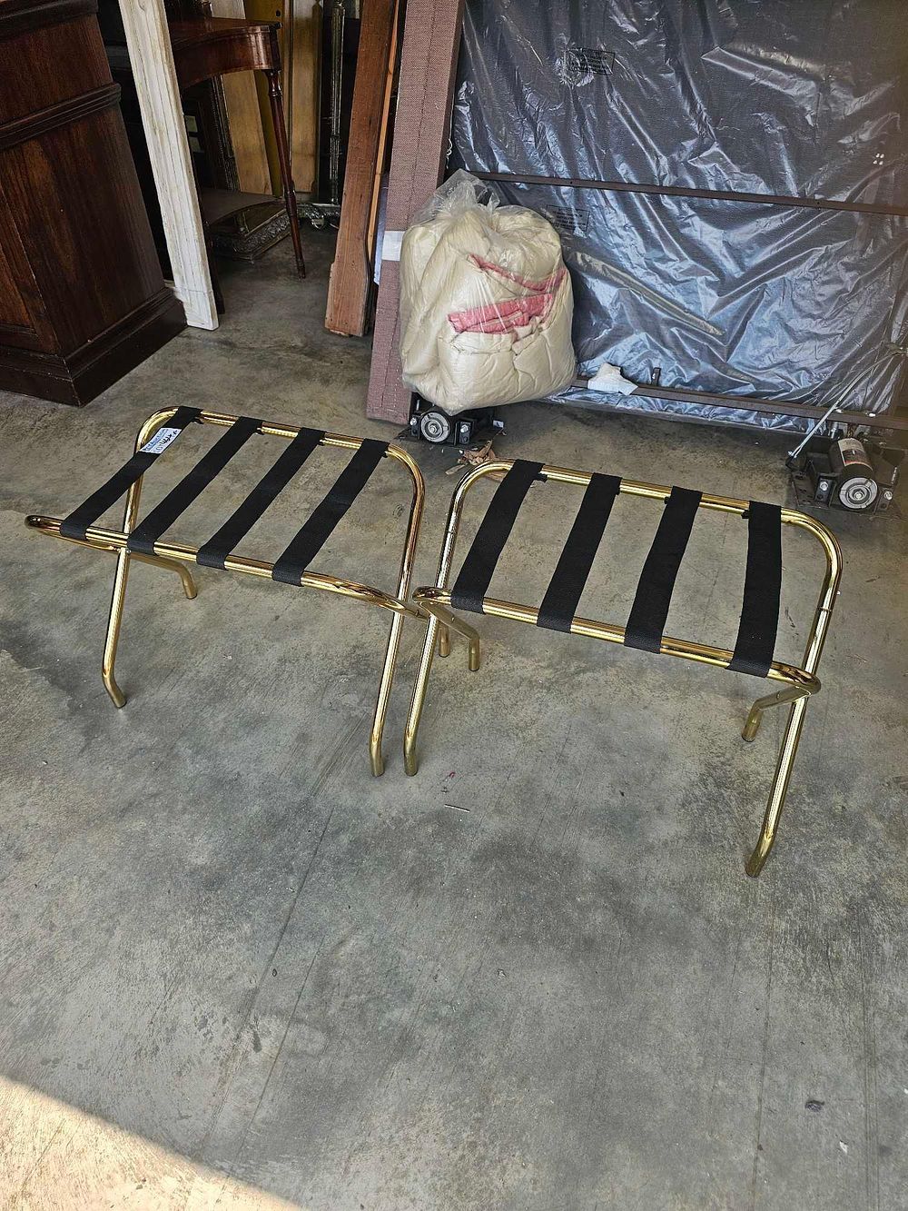 Lot 467: * 2 X Metal Folding Luggage Racks With Nylon Straps