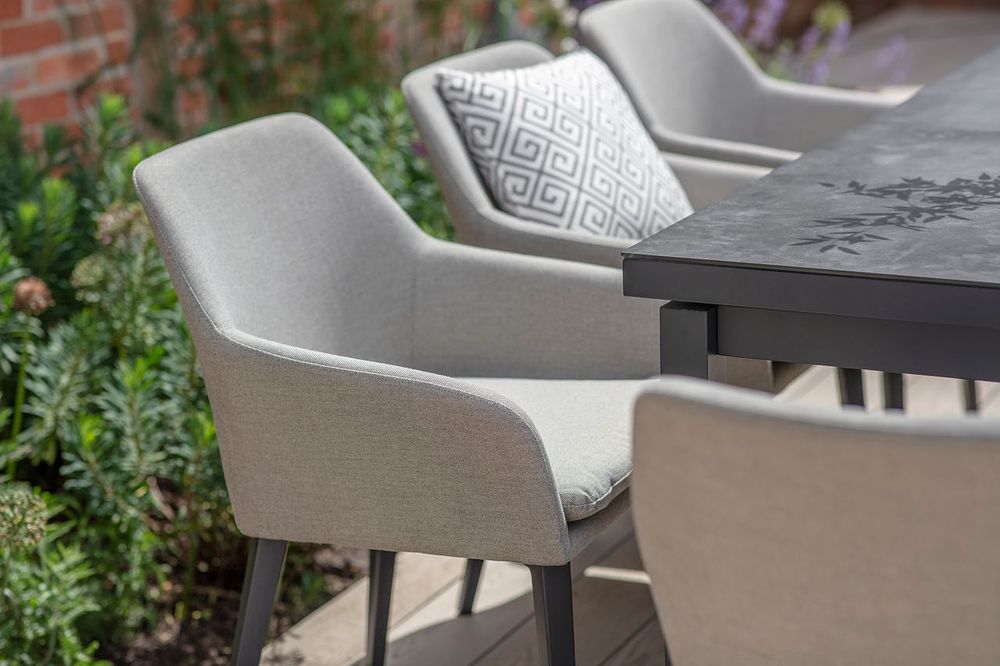 Lot 186: * Bramblecrest Set X122 Verona Supreme Armchair