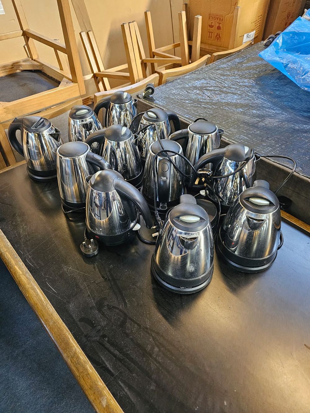 Lot 599p: * 12 x stainless steel hotel room kettles