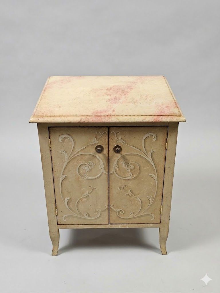 Lot 814: * A Venetian-inspired two-door cabinet by Porte Italia Interiors Srl