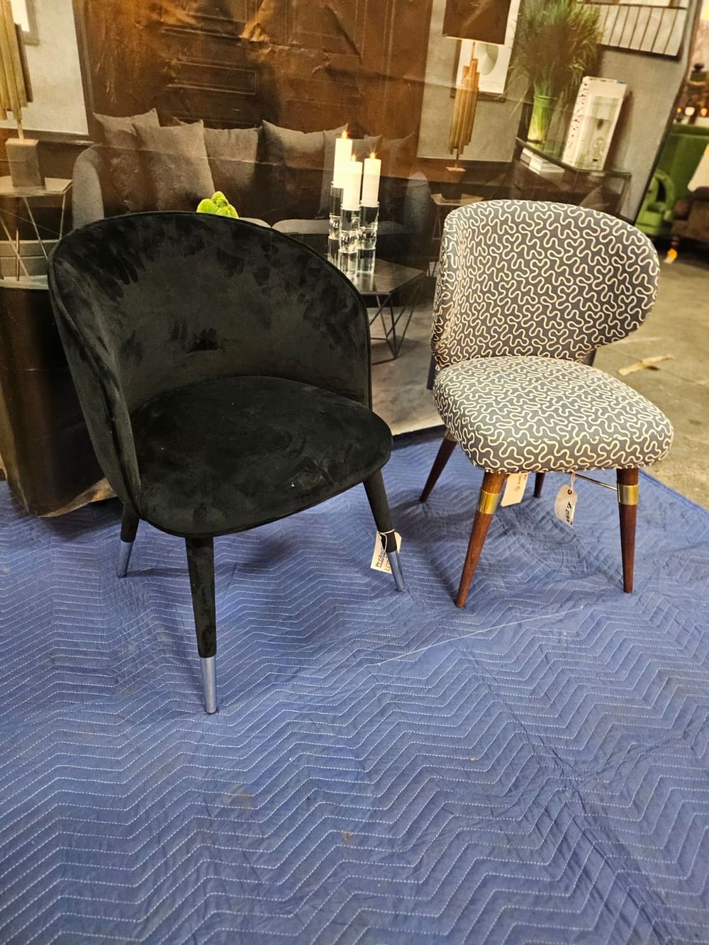 Lot 924: * A collection of 2 x chairs comprising