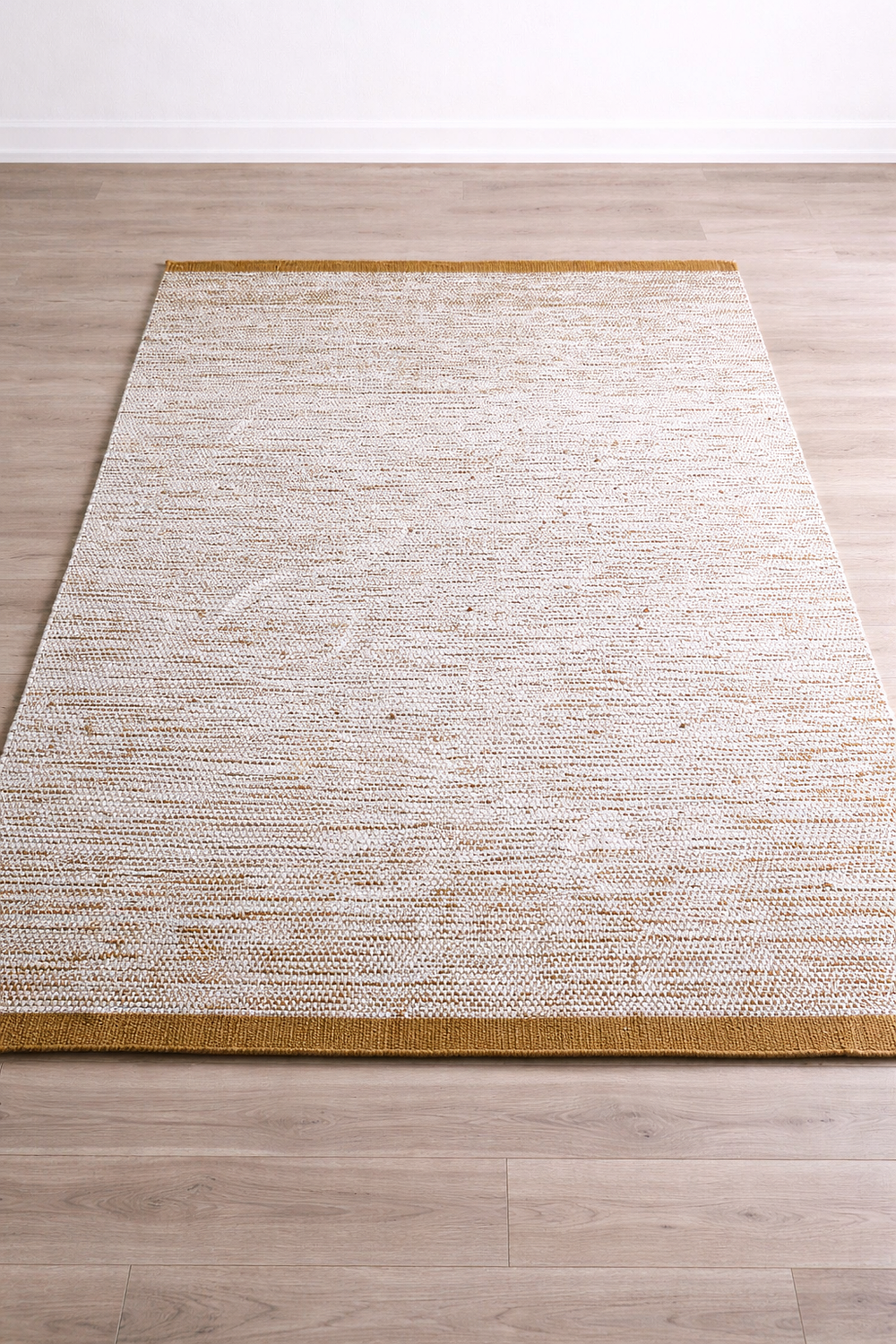 Lot 721: * Flat weave area rug 297 x 198cm