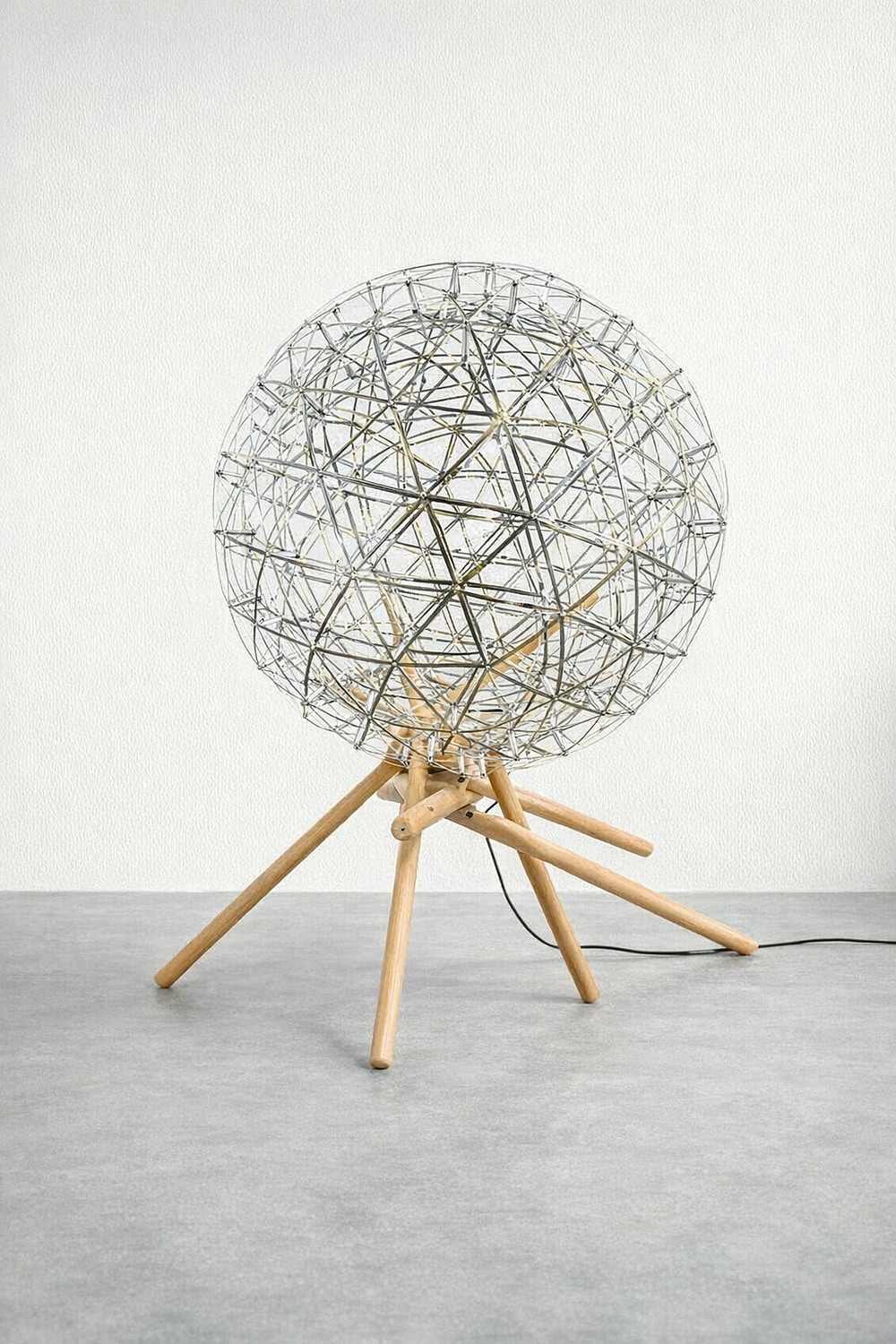Lot 154: * I-Lite Raimond-Inspired Tensegrity LED Floor Lamp