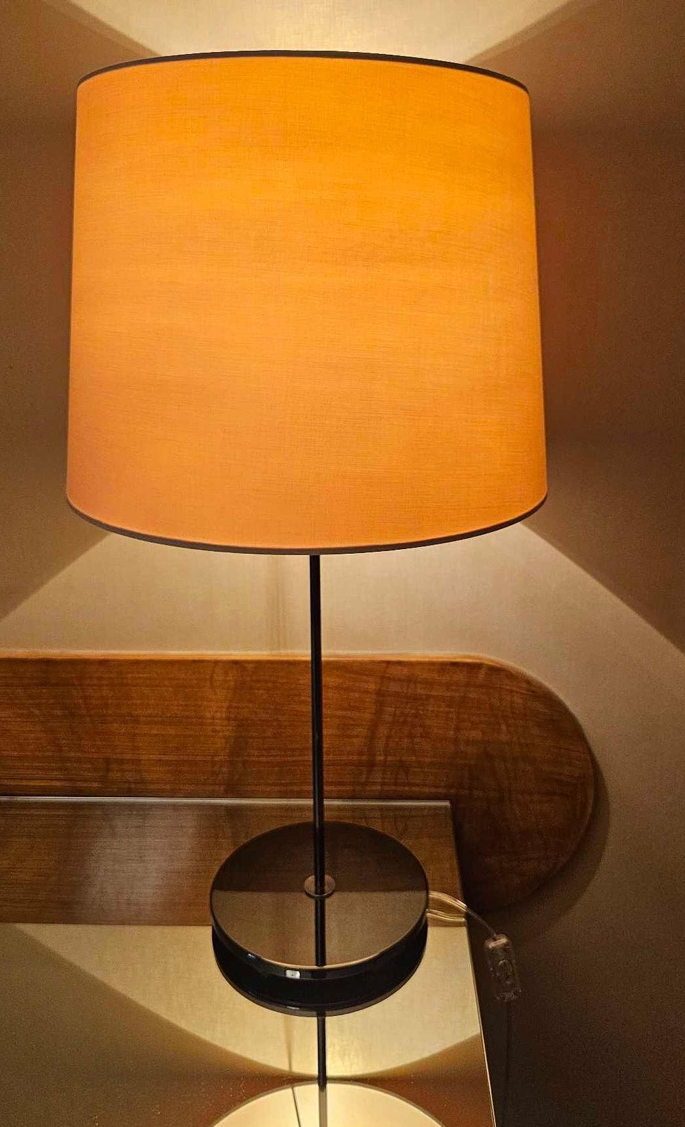 Lot 210: * A contemporary table lamp by Barovier Toso