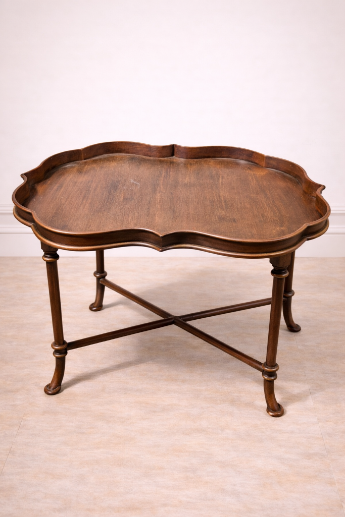Lot 435: * Maitland-Smith Style Scalloped Tray-Top Coffee Table