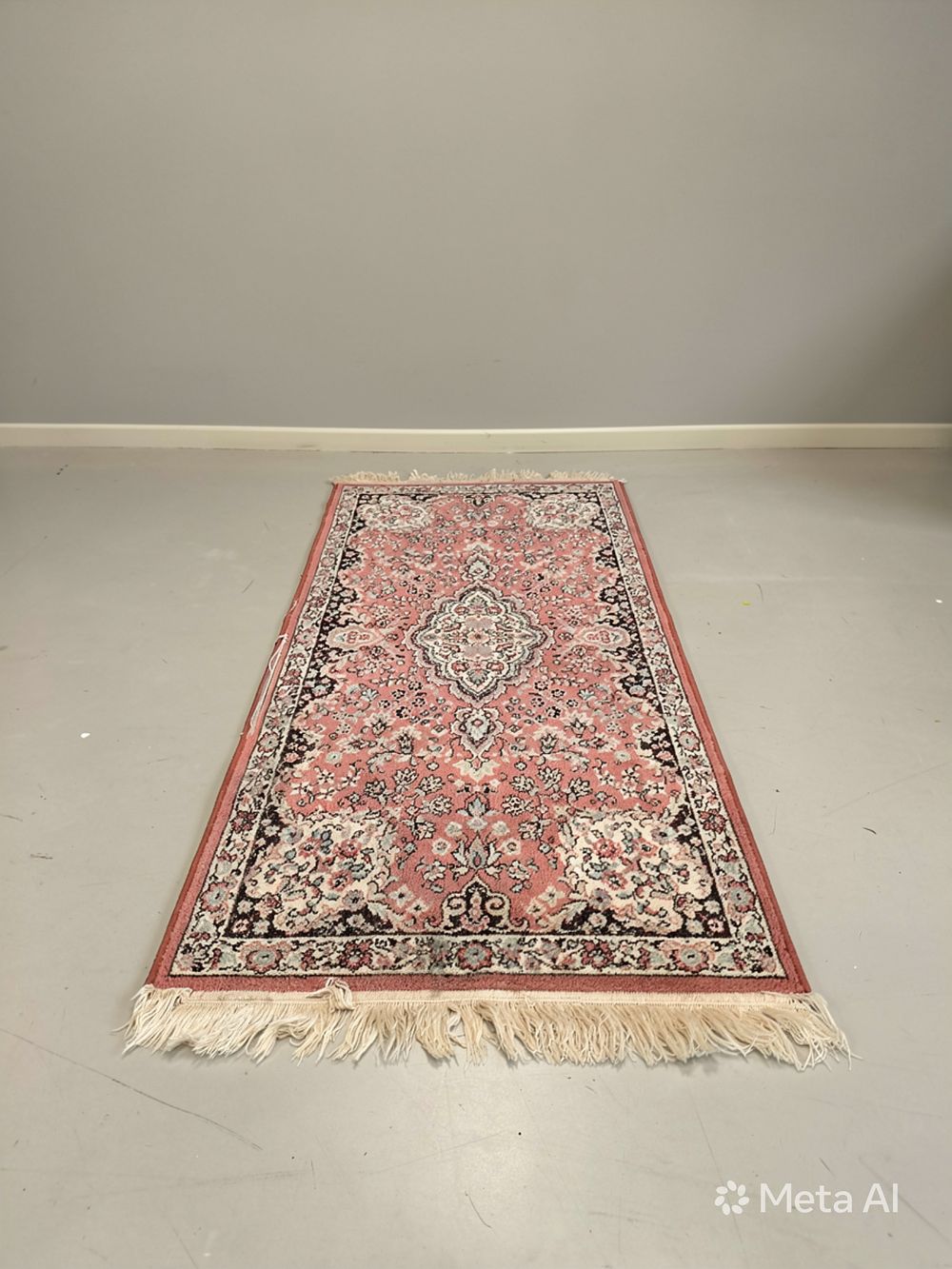 Lot 306: An Oriental-style machine-woven floor runner rug, measuring 73 x 142 {cm}