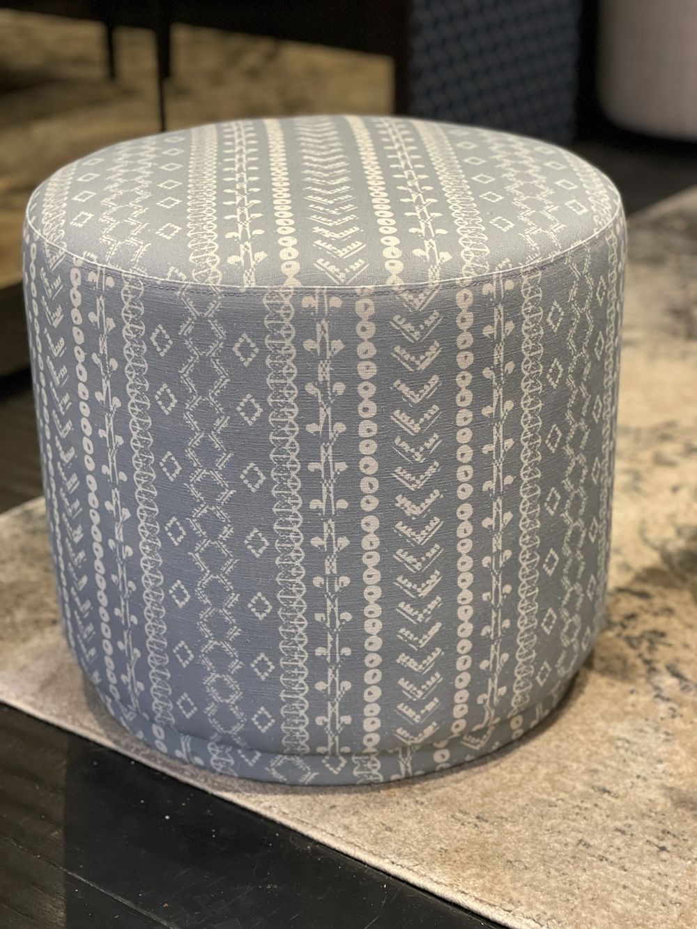 Lot 543: Tambien George Spencer Pouf