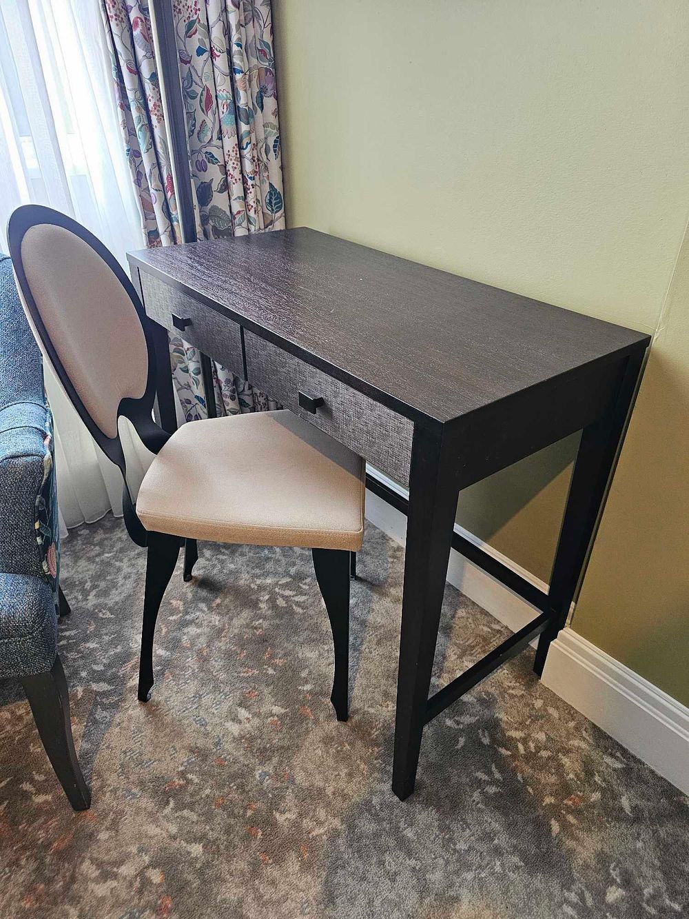 Lot 328B: Writing desk made in Italy the desk features soft close drawers and a tempered protective glass