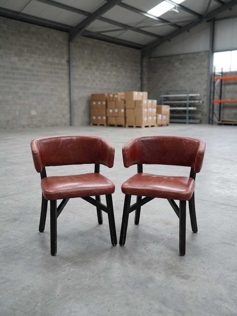 Lot 1122: Pair of Billiani Italy 'Croissant' Leather Dining Chairs (Ex-Sea Containers London)