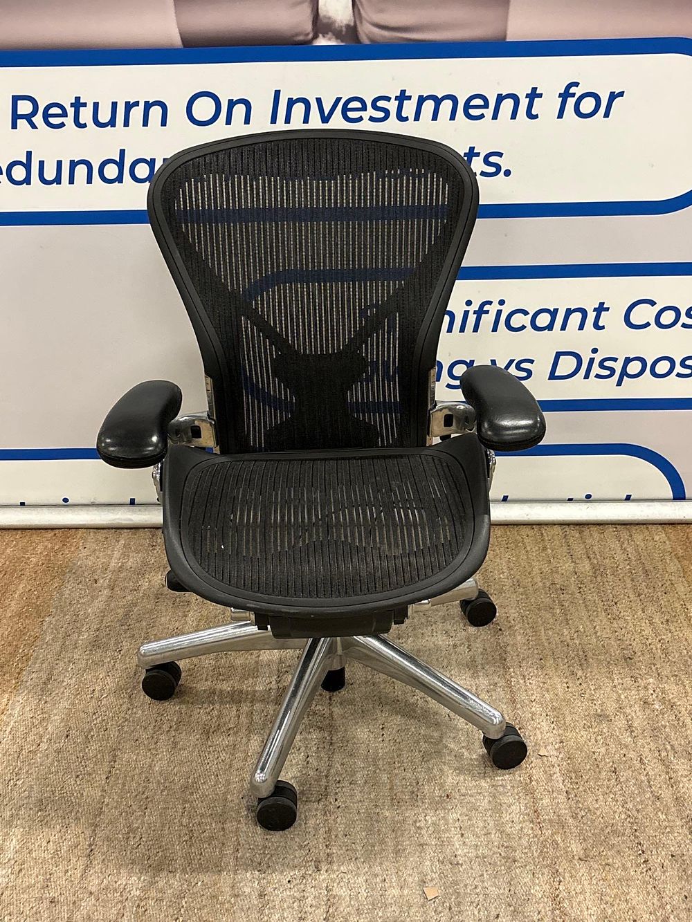 Lot 407: Executive Chair by Herman Miller Aeron