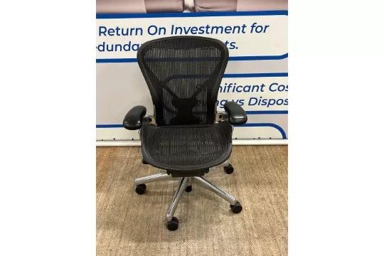 Lot 416: Executive Chair by Herman Miller Aeron