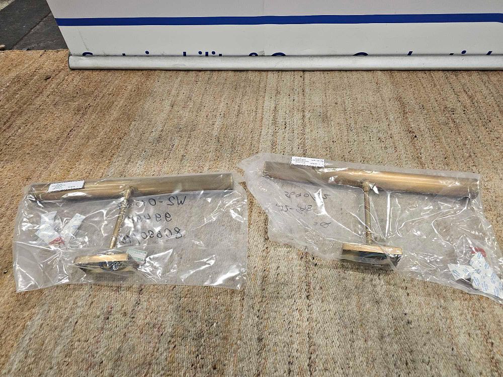 Lot 748: A pair of new, box-packaged Besselink & Jones premium hand-built 21-inch (53cm) classic picture