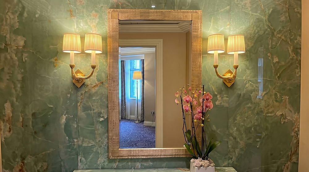 Lot 320: A Rectangular Wall Mirror