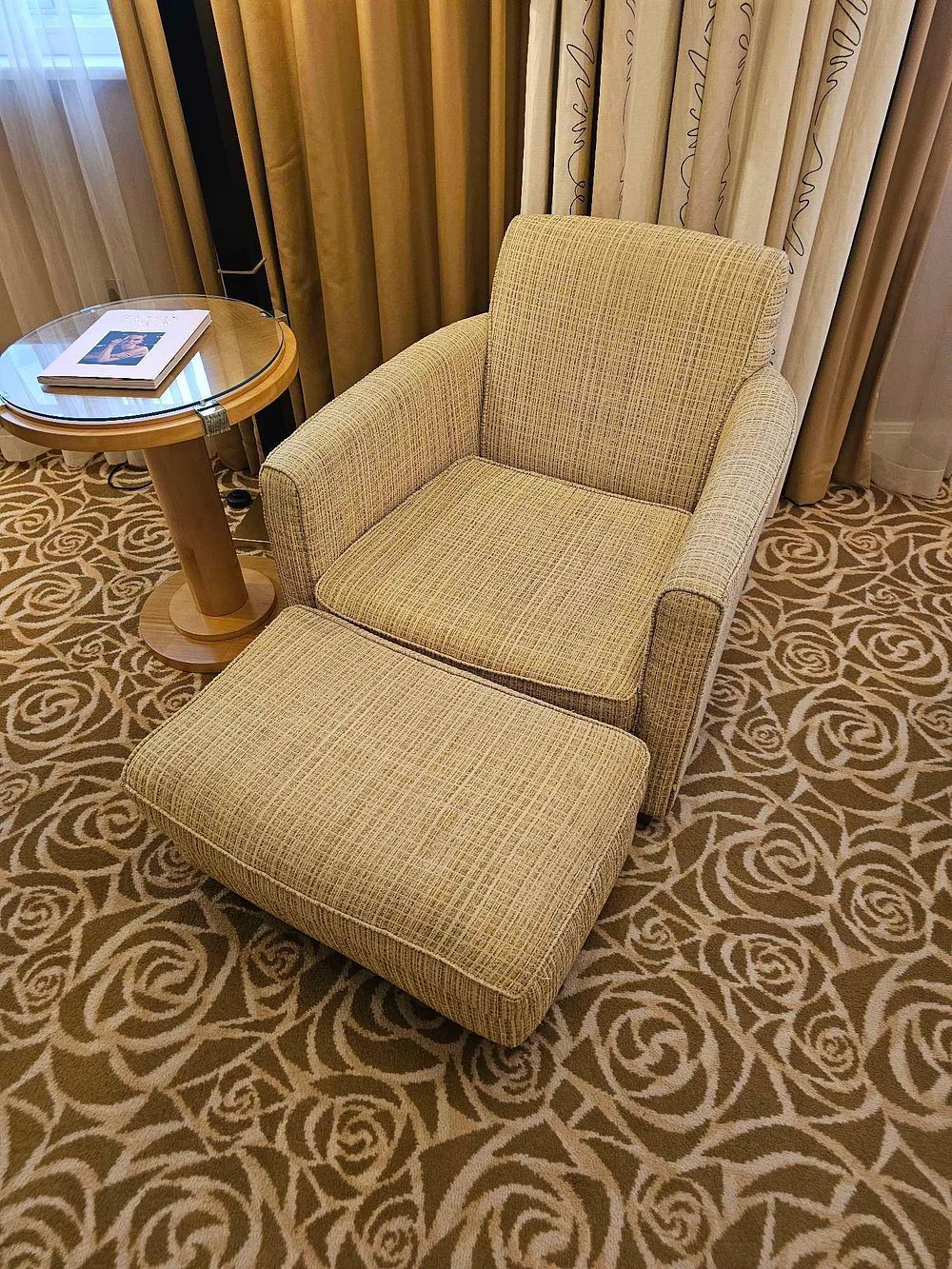 Lot 1583: A Premium Contemporary Tailored Club Armchair with footstool