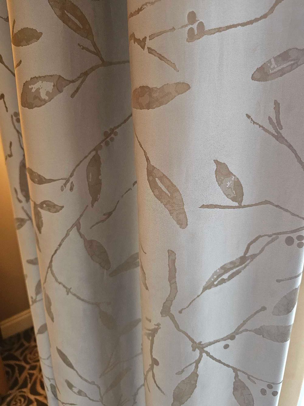 Lot 1880: 3 x pairs Luxury Pair of Classical Botanical Leaf Patterned Drapes