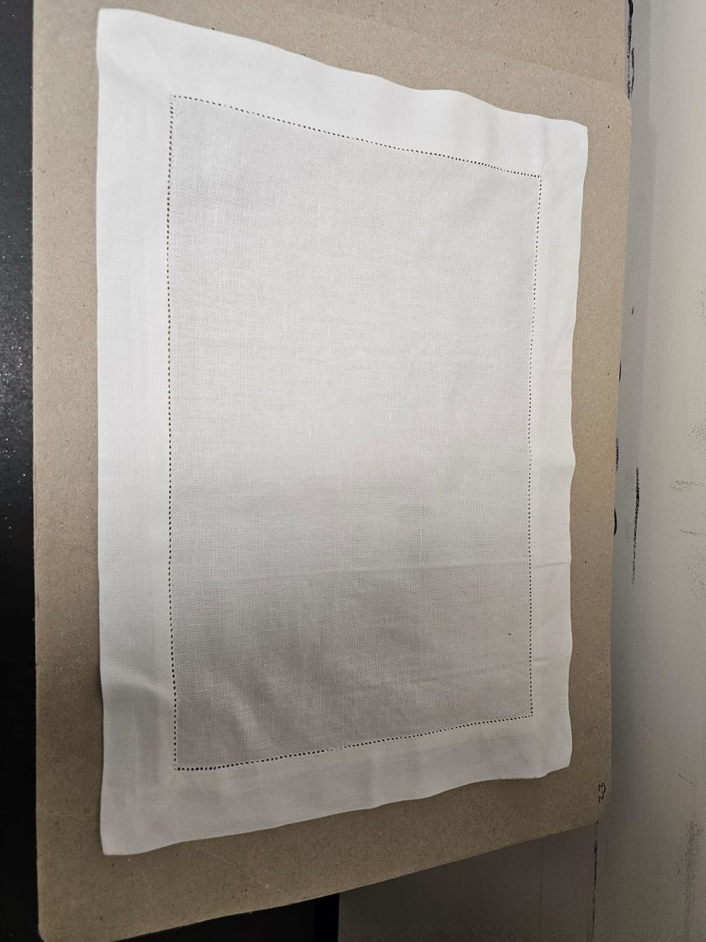Lot 601AB: 12 x Rivolta Carmignani Linen #KASPLIN01