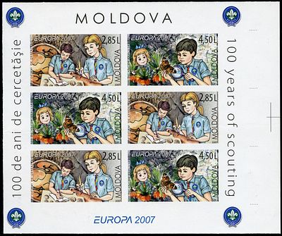 2007 г. Молдова. EUROPA. 100 лет скаутскому движению. Mi 582-583.Беззубцовый блок из буклета.