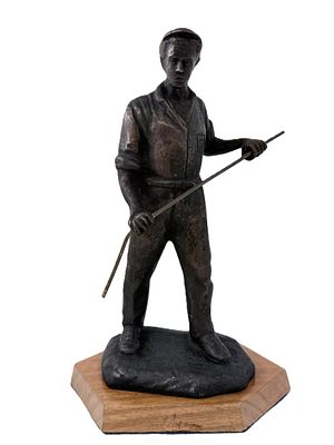 Скульптура Рабочий-Металлург. Металл. Размер: 27х18х12 см. Вес: 2,7 кг.