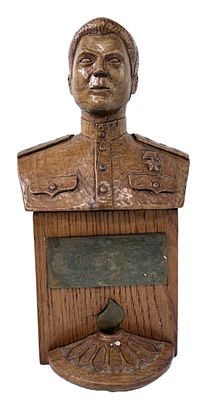 Бюст Героя советского союза Н.П. Евсюков. Навечно занесен в списки личного состава части. 