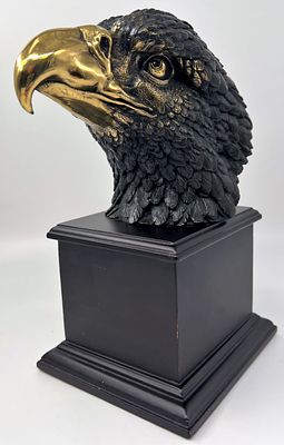 Скульптура бронзовая "Голова орла". Размер: 13 х 11 х 22 см. Вес : 1,5 кг.