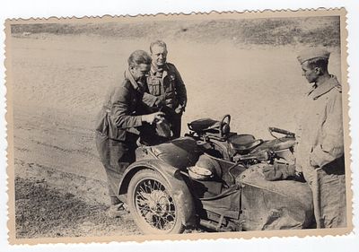 Германские солдаты в СССР. Фото из архива, надпись Погашено.