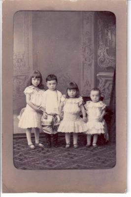 "Дети Высшего общества" Фотография Их Императорских Величеств. Левицкий и сын. СПб. Размер 115х 