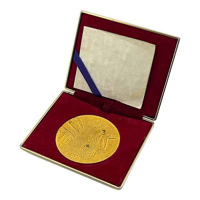 Official Commemorative Medal of the 1964 Tokyo Olympics in Original Case. Copper, gold-plated 