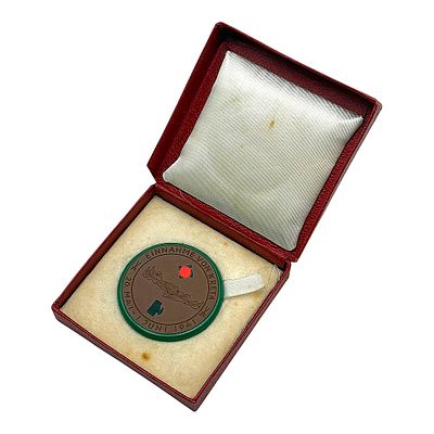 Meissen Böttger Stoneware, Commemorative Medal "Capture of Crete" 1941. Böttger stoneware, with 