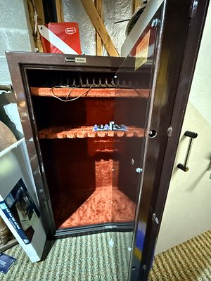 Browning ProSteel Gold Series Gun Safe. A Browning ProSteel Gold Series gun safe featuring a 
