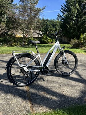 Like New! Surface 604 Rook Step-Through Electric Bicycle. Only 29 miles on this bike! A Surface 
