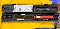Snap-on TQFR250E Flex-Head Click-Type Torque Wrench with Case and Manual - Like New. A Image - 1