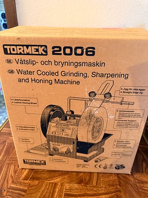 Tormek System 2006 SuperGrind 2000 Water Cooled Sharpening Machine. This Tormek System 2006 is a 