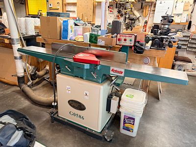 Grizzly Industrial G0586 8-Inch Woodworking Jointer on Mobile Base. This Grizzly Industrial 
