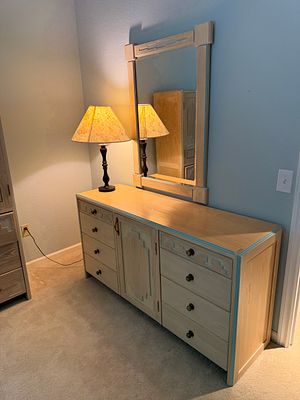 Five Piece KING Bed Southwestern Style Pickled Oak Bedroom Suite. A five piece hand crafted 