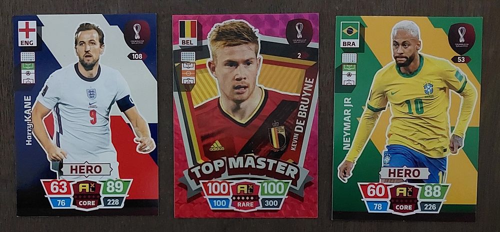 3 קלפים מיוחדים, פניני, קטאר 2022. מצב חדש.