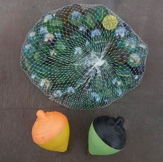 שקית גולות ו-2 פורפרות ישנות, בלתי שביר.