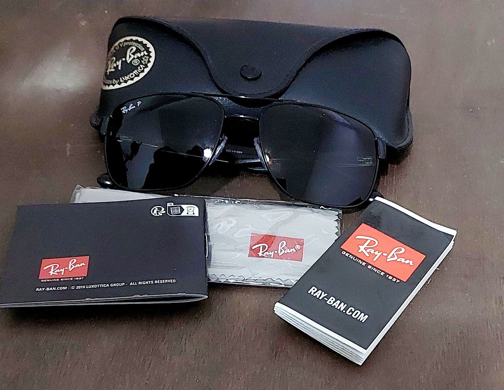 משקפי שמש, ריי- באן פולוריד , מצב חדש בנרתיק , מקורי אטליה , עיצוב עכשוי מרשים במיוחד.