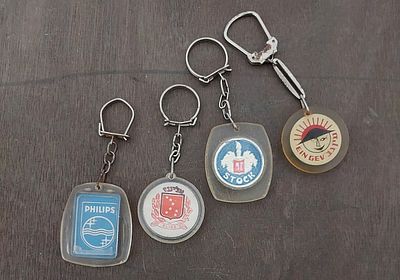 לוט מחזיקי מפתחות פרסומיים , שנות 50-60.