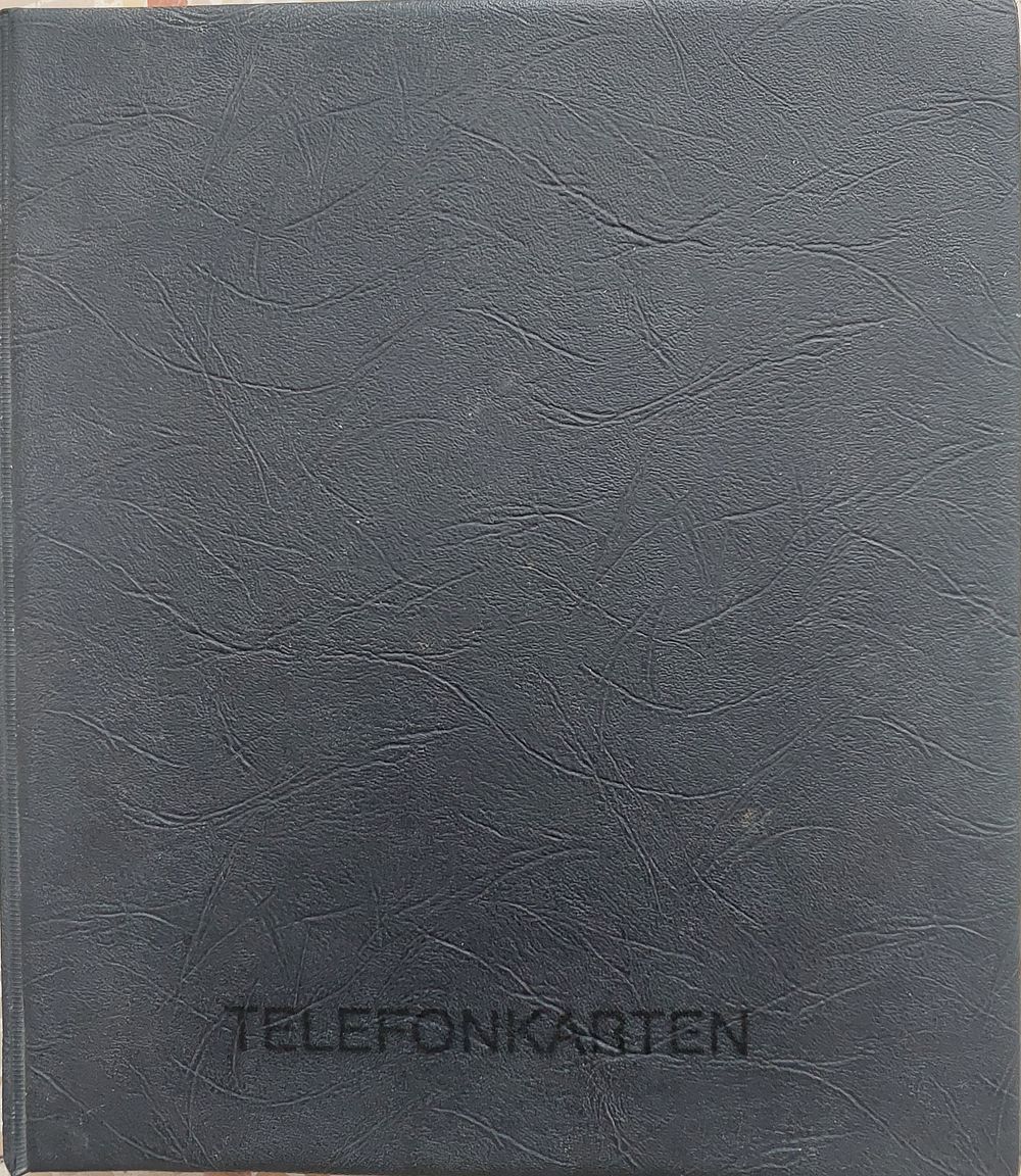 אלבום איכותי + טלכרטים , כל הדפים מצולמים. מצבים טובים, משתנה.