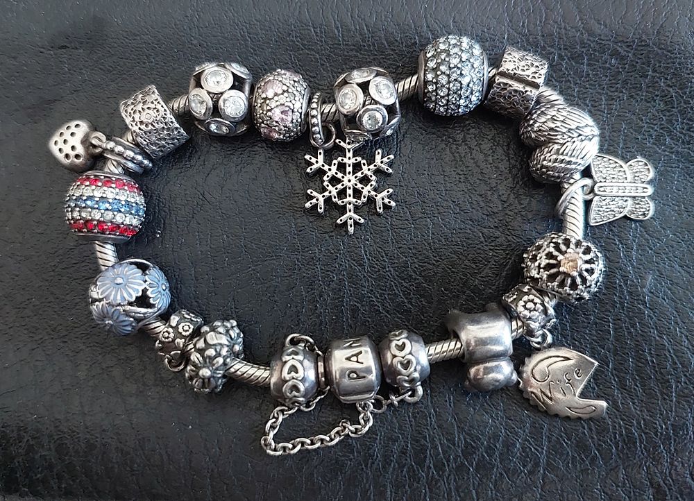 צמיד פנדורה" כסף 925 חתום. עבודה יפיפיה עים אבני חן. מצב טוב מאוד, 62 גרם.