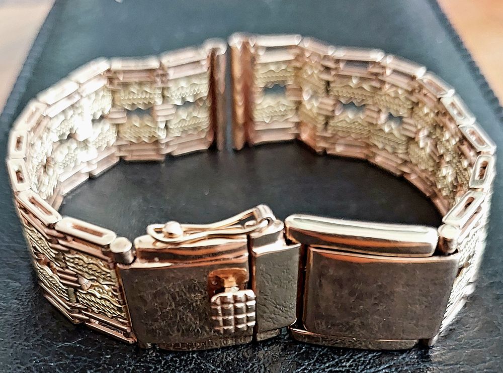 צמיד וינטאז' לשעון , זהב 14k חתום 585 , רוסיה עתיק. 18 מ"מ. 39.1g , מצב טוב מאד. - 12% עמלה בלבד 