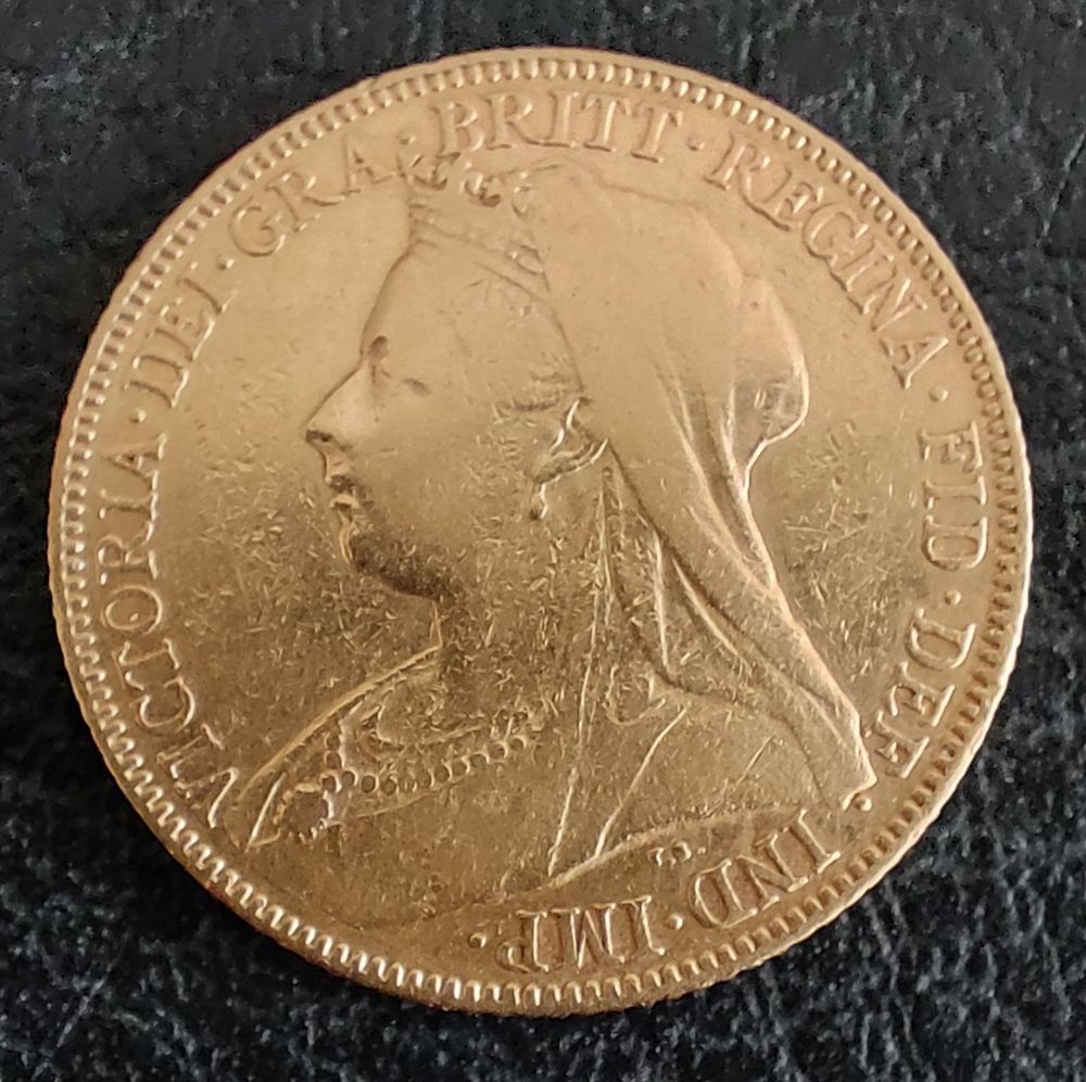 סוברין זהב 22k מלכה ויקטוריה 8g מצב טוב. - 12% עמלה בלבד , אין מע"מ.