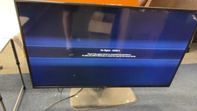 Working Vizio 58 inch Class V Series 4K Smart TV. lightly used if at all. still with original 