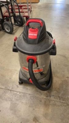 12 Gallon Working Shop Vac. shop vac