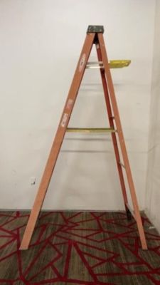 8 Foot Fiberglass Step Ladder. 8ft tall